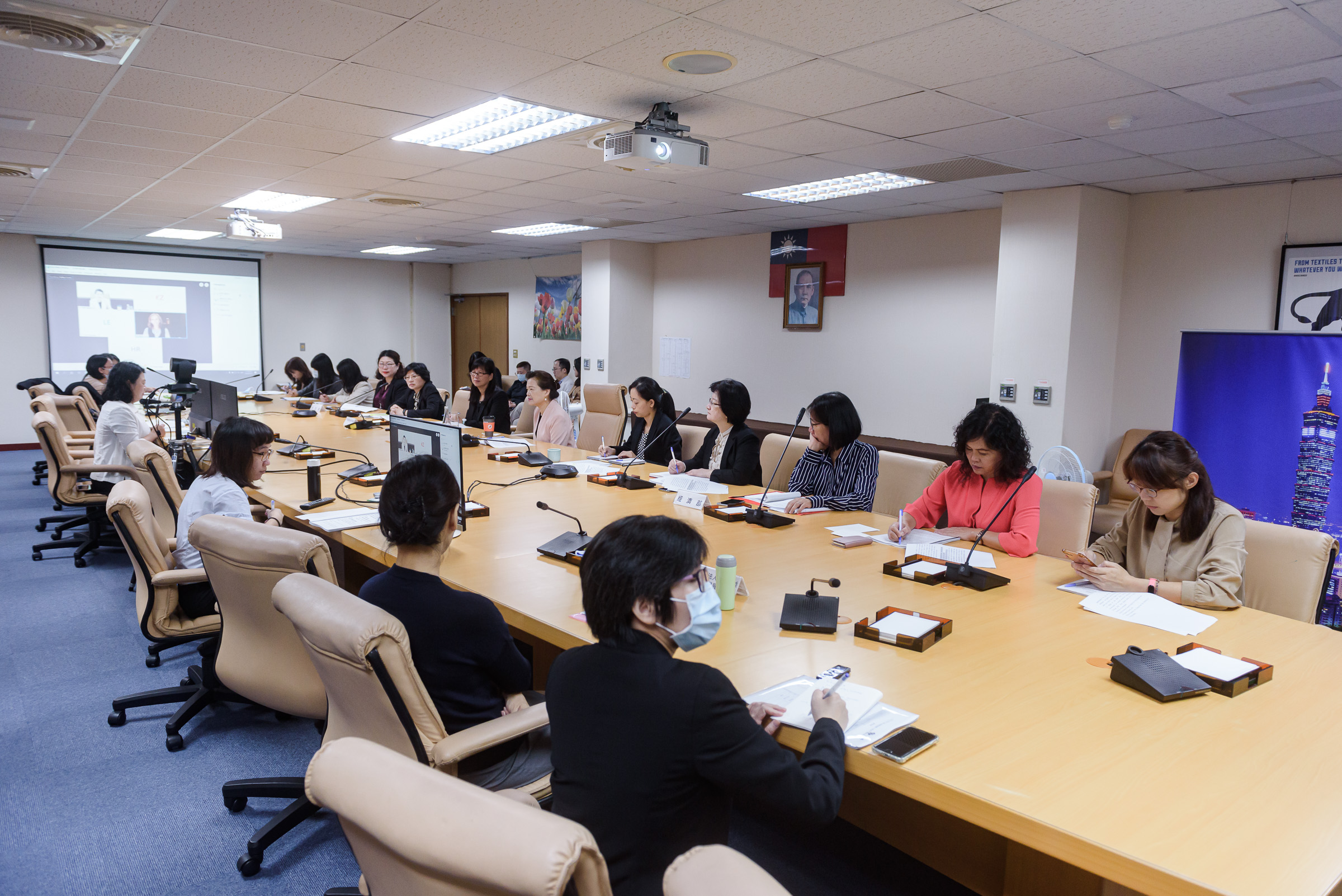 經濟部長王美花出席2020年APEC婦女與經濟論壇視訊會議.jpg