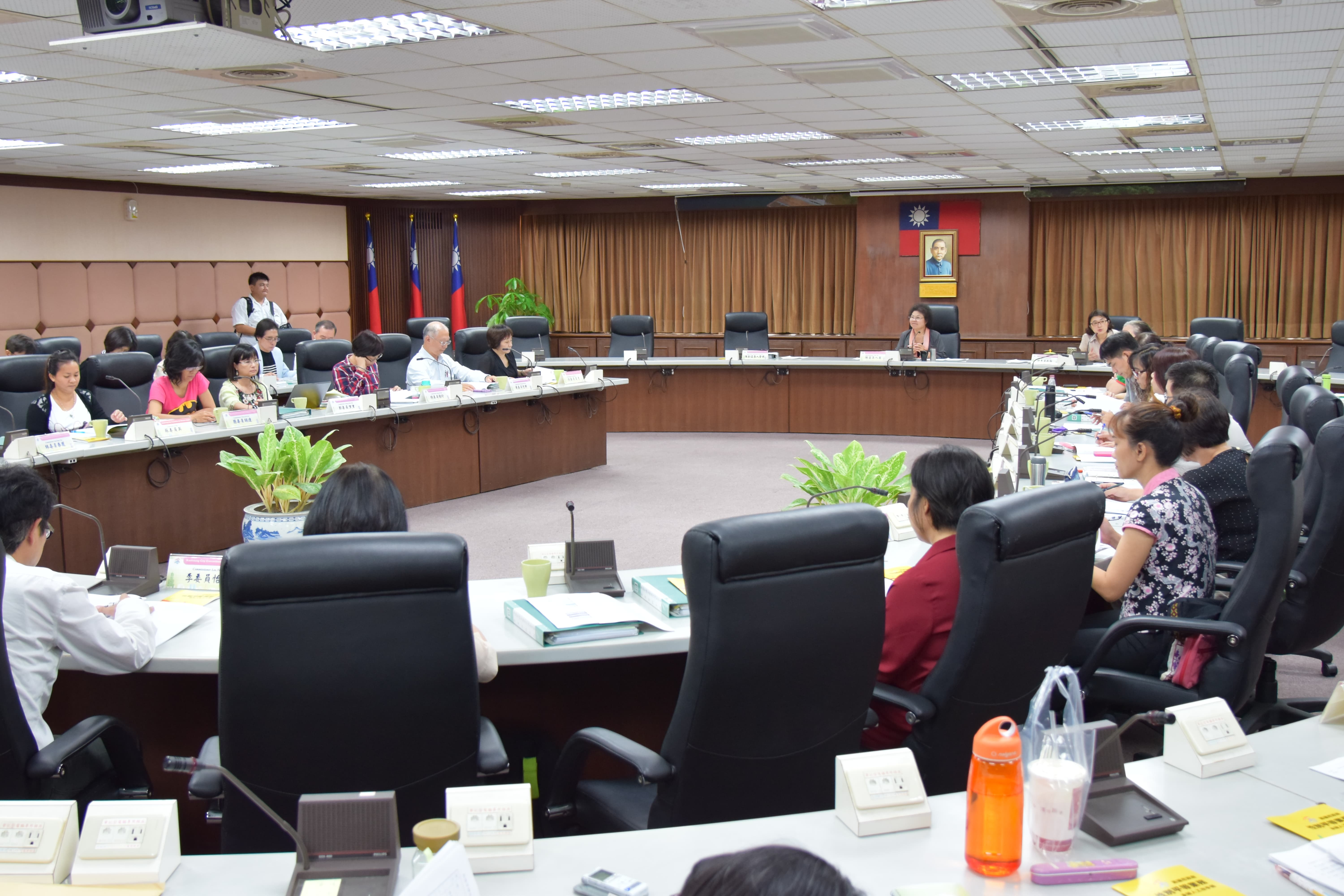 陳菊市長主持婦權會第3屆第1次會議.JPG